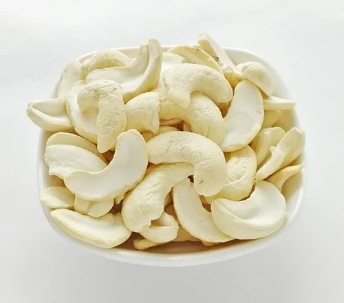 White 100% Raw Cashew Nuts